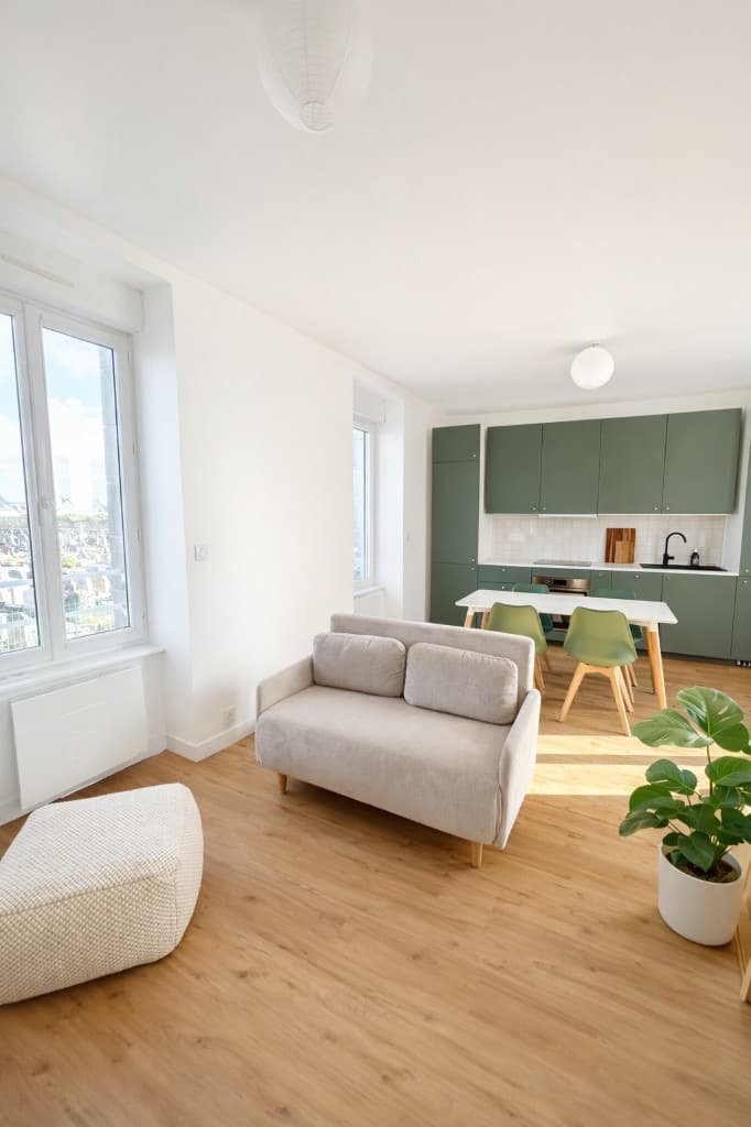 Appartement du 1er étage — cuisine et salon