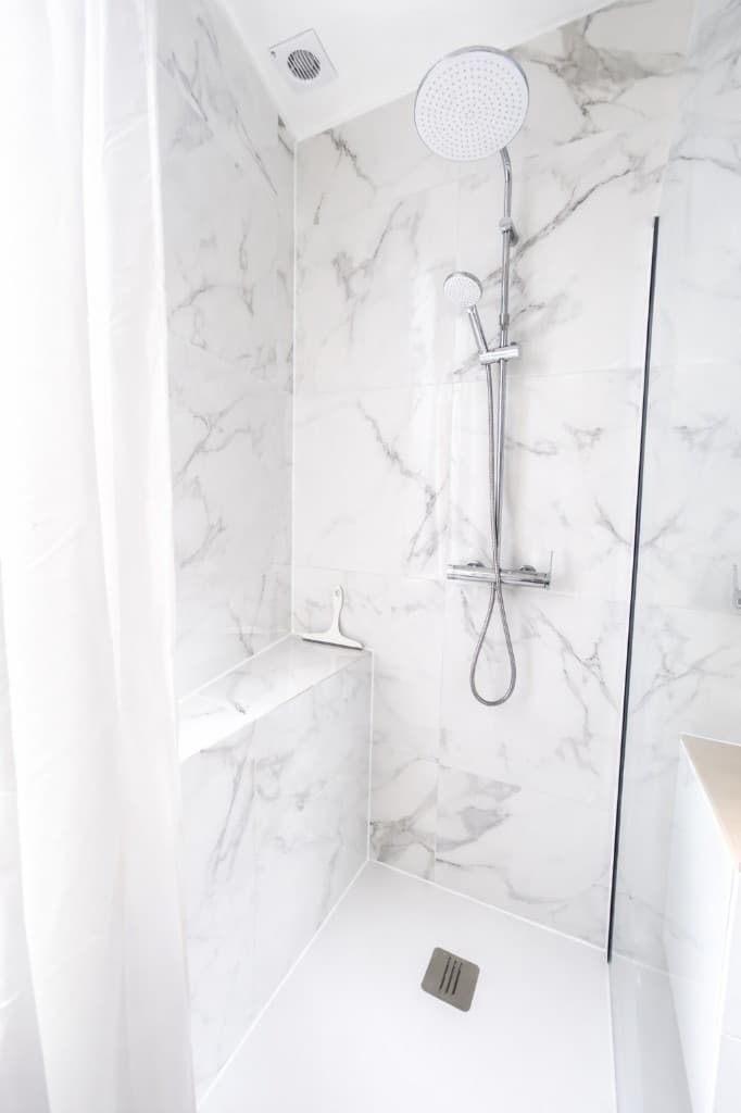 Appartement du 1er étage — douche